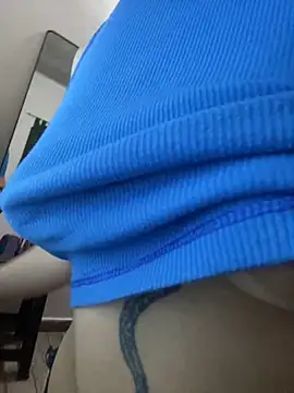 Snapshot of florchu7 chatting on 10.20.25 florchu7 online show from 10.20.25