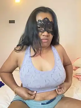 Snapshot of Shasha_X chatting on 02.18.25 Shasha X online show from 02.18.25