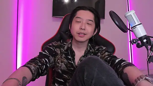 wexlee7 online show from 10.04.25