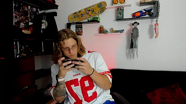 Tom Krakow online show from 12.06.24