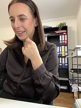 Hii Lolla online show from 02.06.26