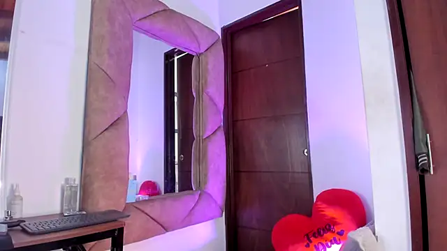 naatashamendozaa online show from 09.25.25