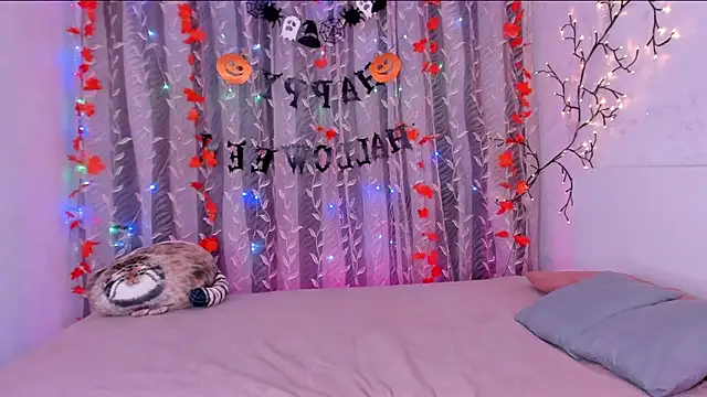 space cowgirl online show from 11.08.25