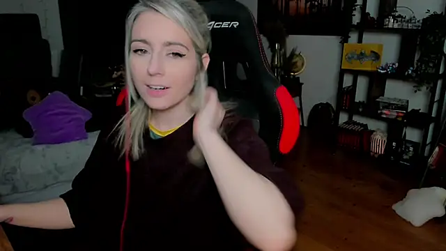 Lisaonthemoon online show from 03.14.26