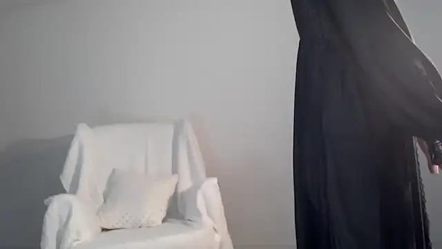 Lily 0000 online show from 02.25.25