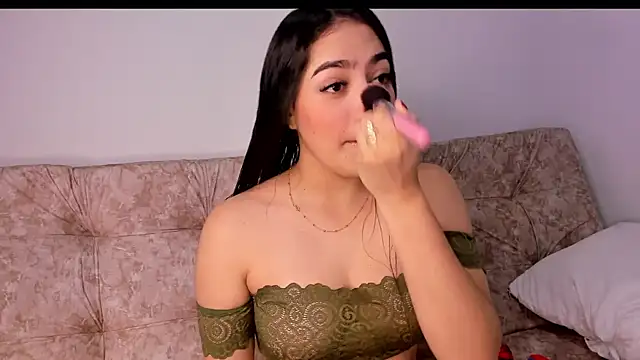 Snapshot of lili_turner chatting on 06.19.26 lili turner online show from 06.19.26