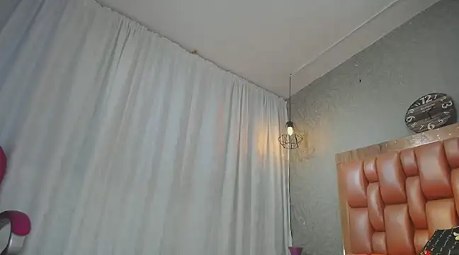 Snapshot of KEYRA-MILLER- chatting on 01.17.25 KEYRA-MILLER- online show from 01.17.25