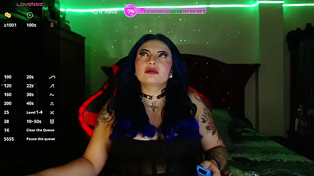 Snapshot of black_wiidow chatting on 02.26.25 black wiidow online show from 02.26.25