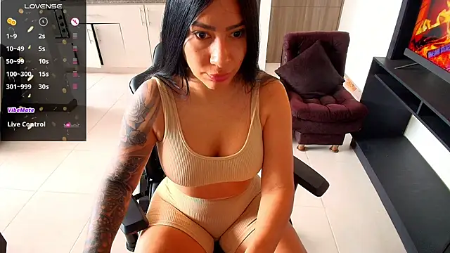 Pamela-fit online show from 05.18.26