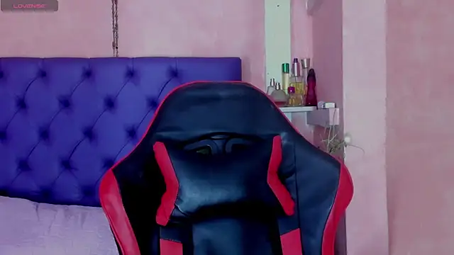 Cloeandtyfanny online show from 01.26.25