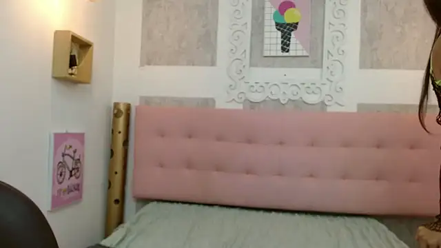 Cloeandtyfanny online show from 03.07.25