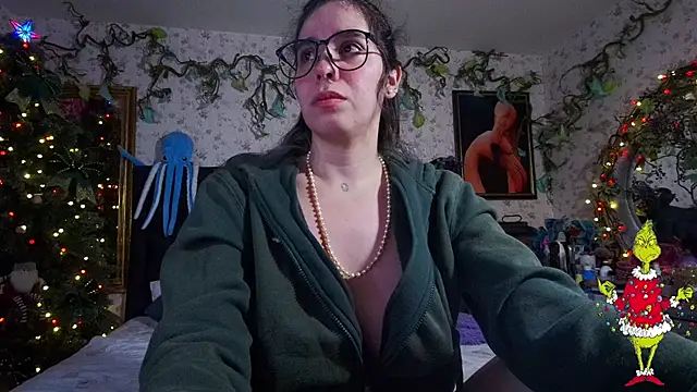 Elizabeth77  online show from 12.23.24