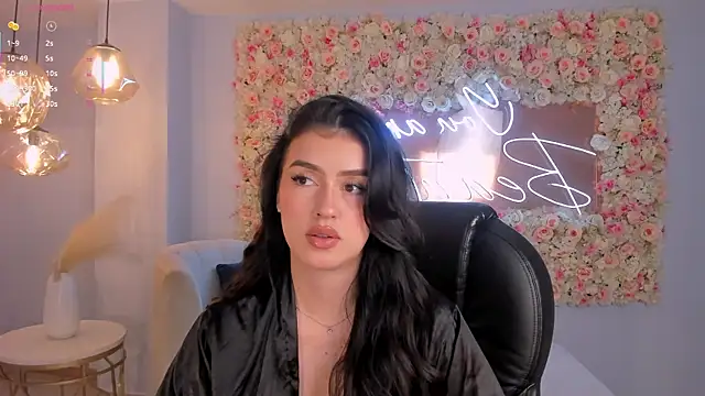 PaulinaSantos  online show from 11.01.25