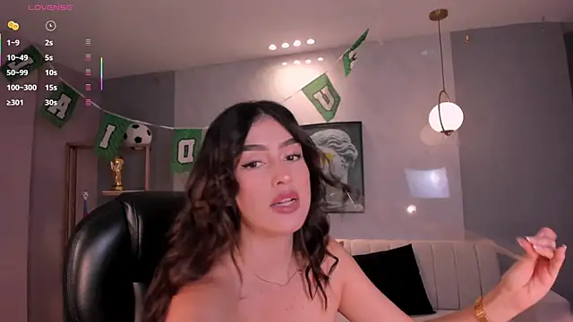 Snapshot of PaulinaSantos_ chatting on 06.17.26 PaulinaSantos online show from 06.17.26