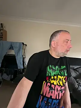 Snapshot of LondonTeffy chatting on 12.27.24 LondonTeffy online show from 12.27.24