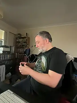 Snapshot of LondonTeffy chatting on 02.20.25 LondonTeffy online show from 02.20.25