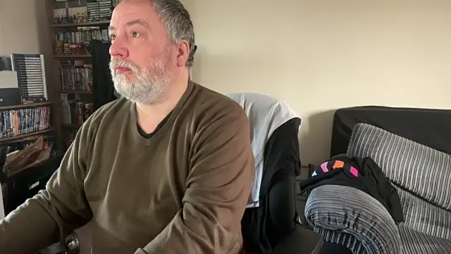 Snapshot of LondonTeffy chatting on 02.24.25 LondonTeffy online show from 02.24.25