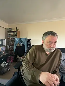 Snapshot of LondonTeffy chatting on 02.28.25 LondonTeffy online show from 02.28.25