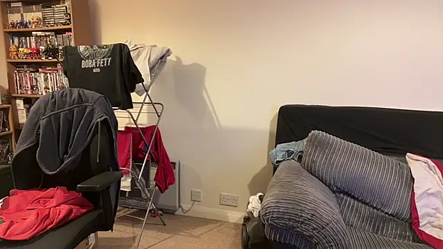 Snapshot of LondonTeffy chatting on 03.10.25 LondonTeffy online show from 03.10.25