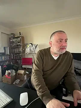 Snapshot of LondonTeffy chatting on 03.13.25 LondonTeffy online show from 03.13.25