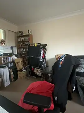 Snapshot of LondonTeffy chatting on 09.09.25 LondonTeffy online show from 09.09.25