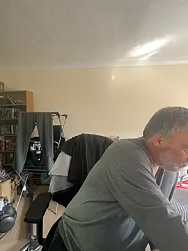 Snapshot of LondonTeffy chatting on 10.02.25 LondonTeffy online show from 10.02.25