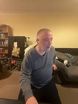 Snapshot of LondonTeffy chatting on 10.15.25 LondonTeffy online show from 10.15.25