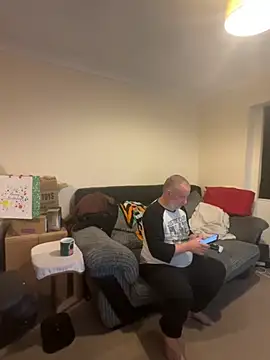 Snapshot of LondonTeffy chatting on 10.20.25 LondonTeffy online show from 10.20.25