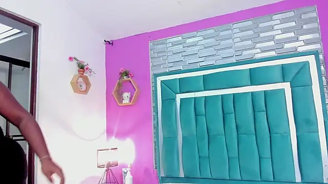 LORENSCOLLINS online show from 10.04.25