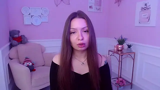 Snapshot of LucySkilar chatting on 01.26.25 LucySkilar online show from 01.26.25