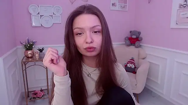 Snapshot of LucySkilar chatting on 02.11.25 LucySkilar online show from 02.11.25