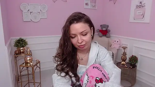 LucySkilar online show from 02.06.26