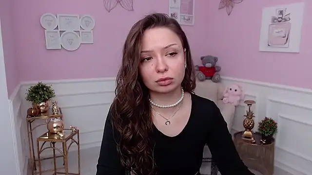 LucySkilar online show from 02.15.26