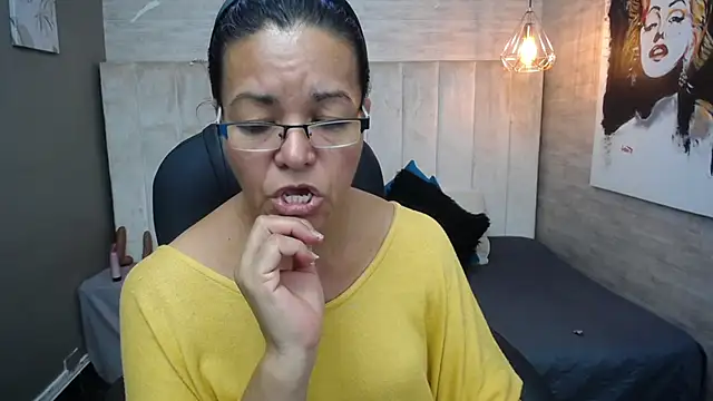 Snapshot of MaturePure chatting on 12.22.24 MaturePure online show from 12.22.24