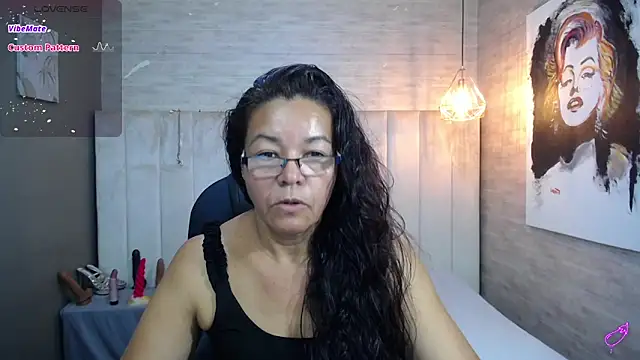 Snapshot of MaturePure chatting on 01.15.25 MaturePure online show from 01.15.25