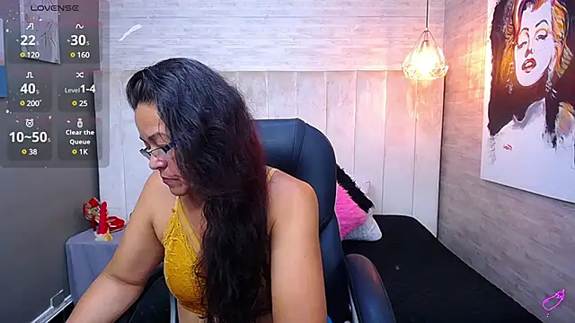 Snapshot of MaturePure chatting on 01.21.25 MaturePure online show from 01.21.25