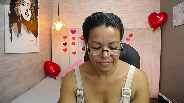 Snapshot of MaturePure chatting on 03.03.25 MaturePure online show from 03.03.25