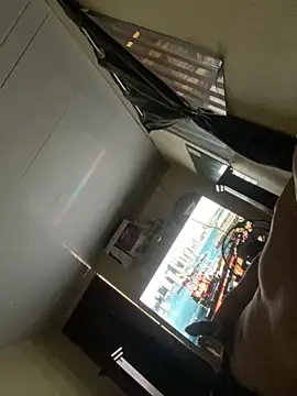 mfloressd14 online show from 10.18.25