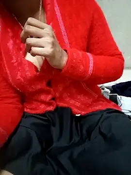 Snapshot of Sexy_rosyyyy chatting on 02.13.25 Sexy rosyyyy online show from 02.13.25