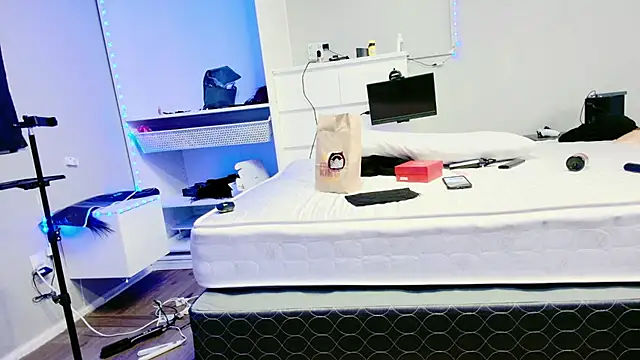 Snapshot of THICKwithDICKK chatting on 03.22.25 THICKwithDICKK online show from 03.22.25