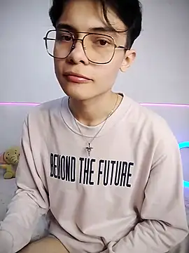 Dmitri Aksnes online show from 10.03.25