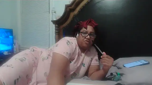 ebonyred online show from 10.16.25