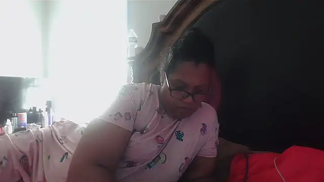 ebonyred online show from 11.20.25