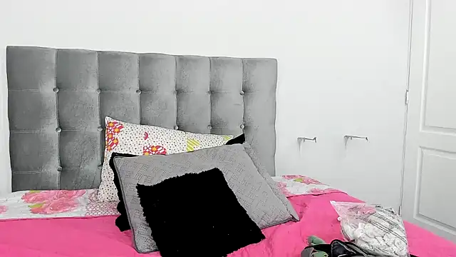 Snapshot of hey_noraly chatting on 02.01.25 hey noraly online show from 02.01.25