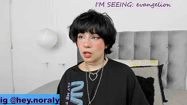 Snapshot of hey_noraly chatting on 02.10.25 hey noraly online show from 02.10.25