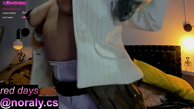 Snapshot of hey_noraly chatting on 10.05.25 hey noraly online show from 10.05.25