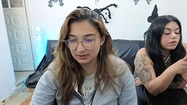 Snapshot of _sweetcarla chatting on 10.18.25 sweetcarla online show from 10.18.25