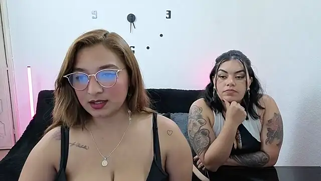 Snapshot of _sweetcarla chatting on 11.08.25 sweetcarla online show from 11.08.25