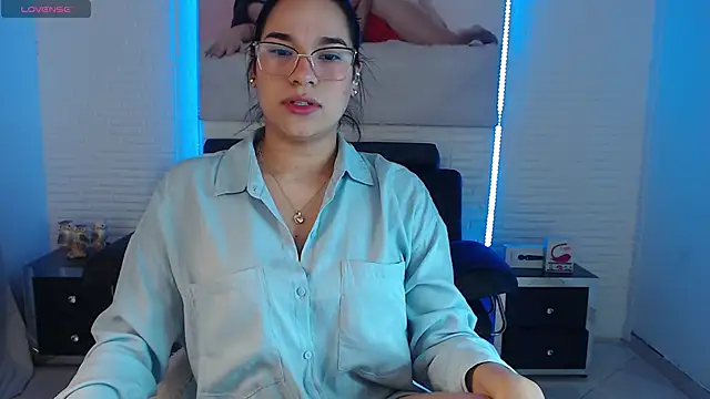 Lolitta xxx online show from 12.21.25