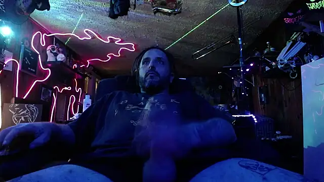 Snapshot of tayshie chatting on 10.29.25 tayshie online show from 10.29.25